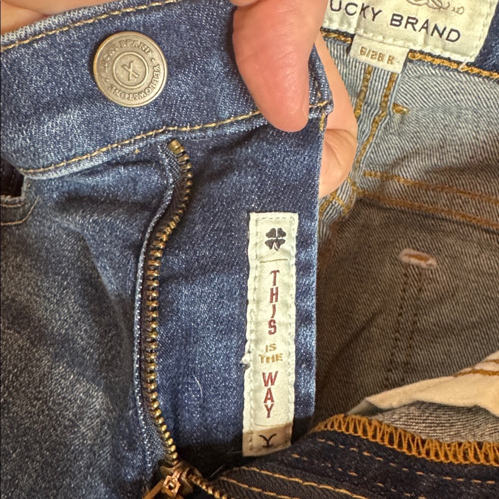 Yellowstone x Lucky Brand Sweet Mid Rise Straight Jeans Size 6 Bethany Wash Blue - Picture 10 of 15